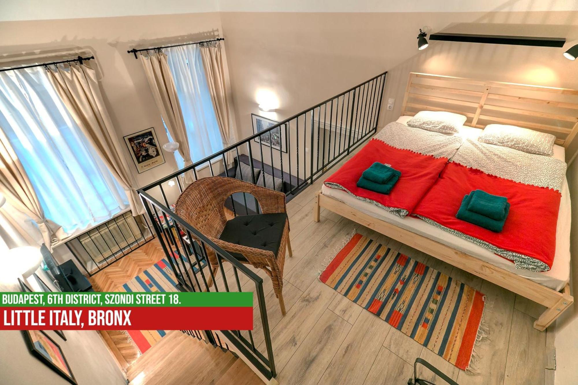 Little Italy Bronx Apartment Budapest Bagian luar foto